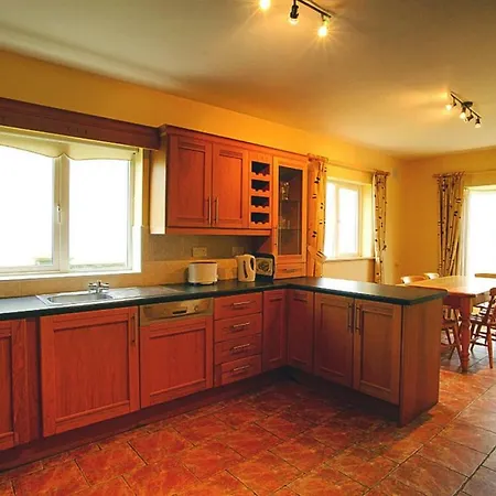 Дом отдыха Holiday Homes - Eir02104-fya *